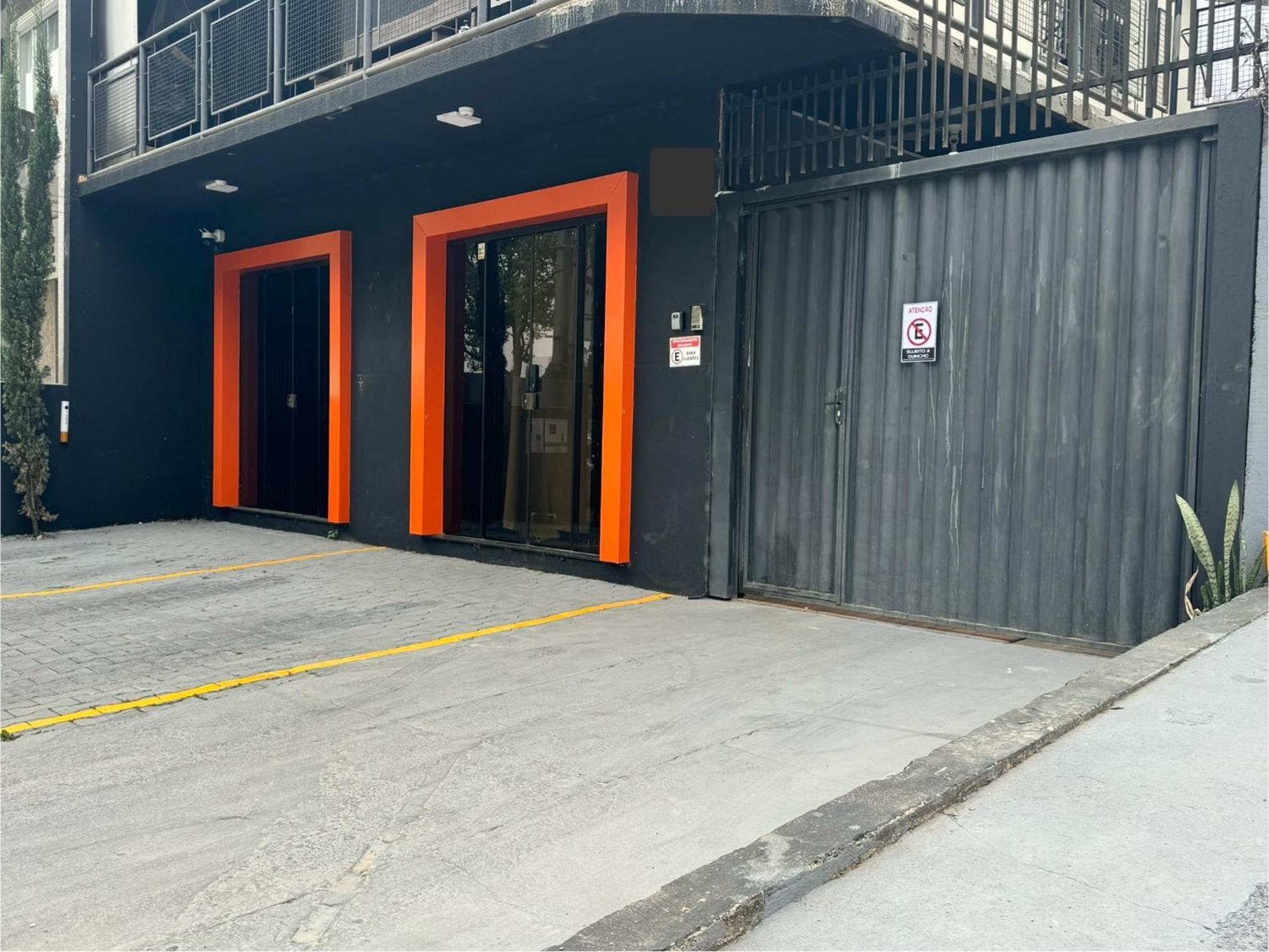 Com E Banheiro Em Frente Ao Parque Do Acomoda Ate 4 Pessoas 2 Camas Apartment